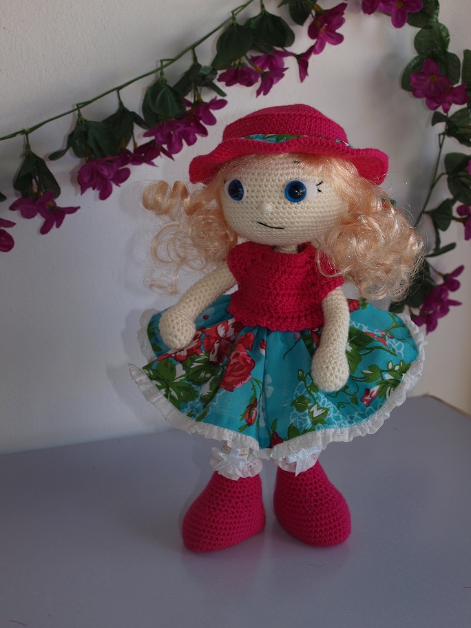 muñeca lily amigurumi
