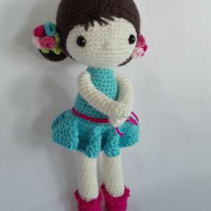 muñeca lily amigurumi