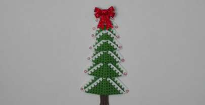 Árbol de navidad tejido a crochet con granny